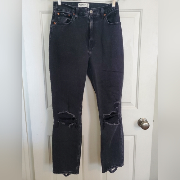 Abercrombie Curve Love Ultra High Rise Ankle Straight Jean - Picture 4 of 6